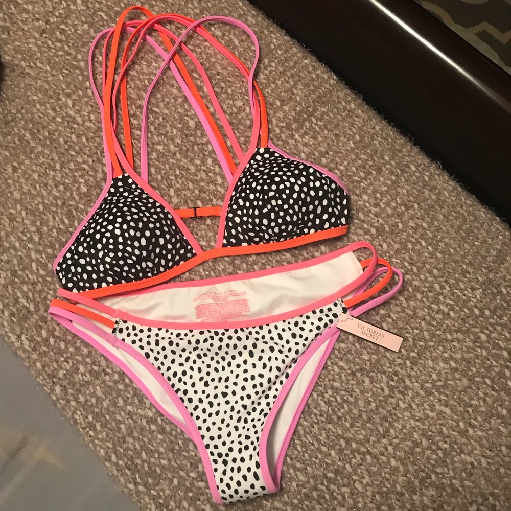Victoria’s Secret bikini
